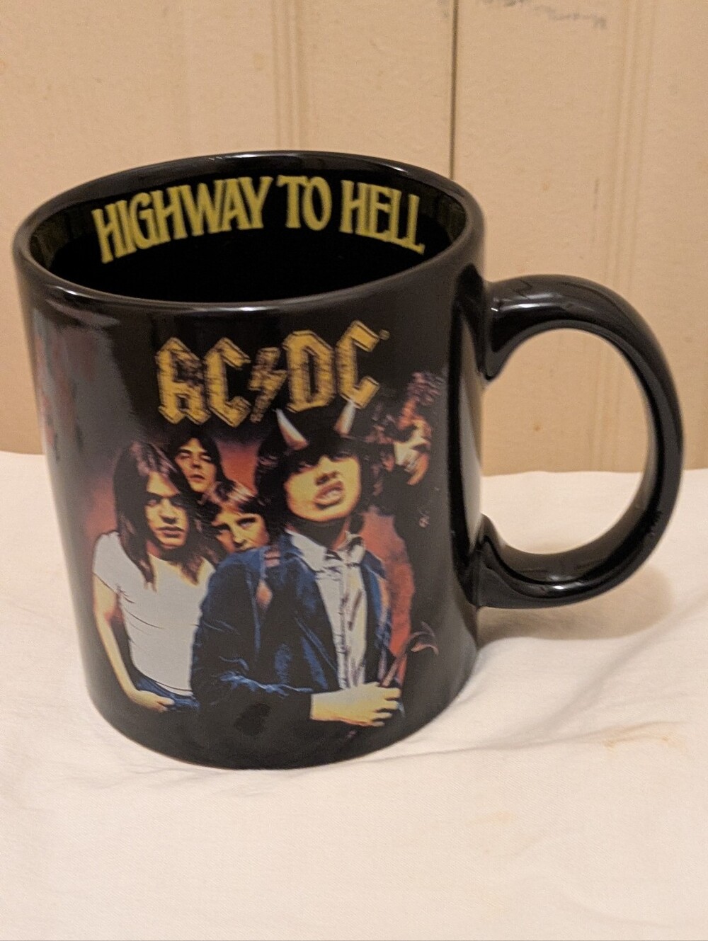 2018 AC/DC Silver Buffalo, LLC 20 oz Ceramic Mug